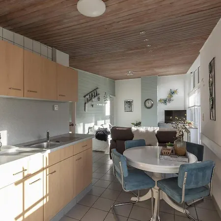 Recreational In A Tree-rich Park Holiday home Sint Maartensvlotbrug